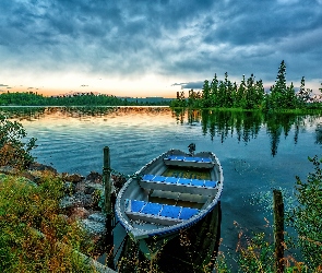 Niebo, Hemsedal, Rośliny, Norwegia, Kamienie, Drzewa, Chmury, Jezioro, Łódka