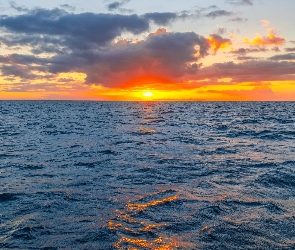 Zachód słońca, Chmury, Morze, Niebo