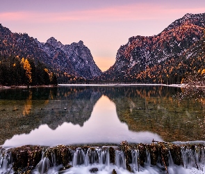 Trentino, Toblacher See, Dolomity, Włochy, Lago di Dobbiaco, Góry, Jezioro