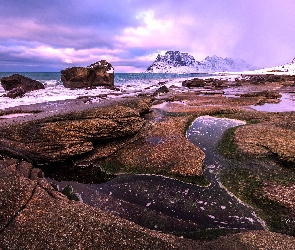 Kamienie, Skały, Góry, Śnieg, Morze Norweskie, Norwegia, Lofoty