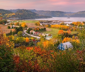 Kanada, Wieś, Droga, Pola, Drzewa, Domy, Prowincja Quebec, Jesień, Góry