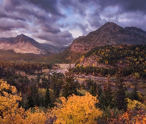 Stany Zjednoczone, Rzeka, Drzewa, Chmury, Jesień, Las, Montana, Park Narodowy Glacier, Góry