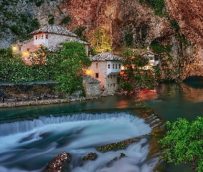Blagaj, Rzeka Buna, Klasztor derwiszów, Bośnia i Hercegowina, Kaskada, Domy, Skały