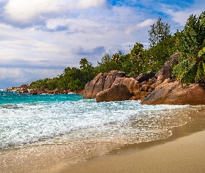 Palmy, Anse Lazio, Wyspa Praslin, Skały, Plaża, Seszele, Morze