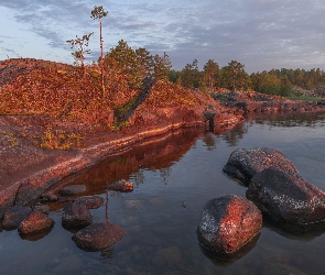 Drzewa, Kamienie, Jezioro, Rosja, Skały, Wschód słońca, Ładoga