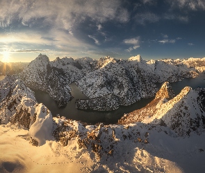 Wschód słońca, Rzeka Esla, Góry Kantabryjskie, Hiszpania, Picos de Europa, Ośnieżone, Masyw