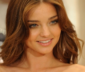 Miranda Kerr, Twarz