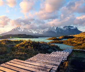 Chile, Roślinność, Jezioro, Chmury, Schody, Torres del Paine, Patagonia, Park Narodowy Torres del Paine, Góry