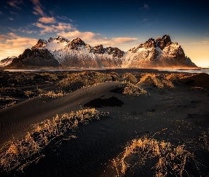 Niebo, Vestrahorn, Plaża Stokksnes, Góry, Trawa, Chmury, Islandia, Sucha
