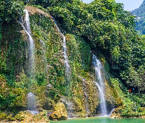 Omszała, Drzewa, Roślinność, Skała, Wodospad