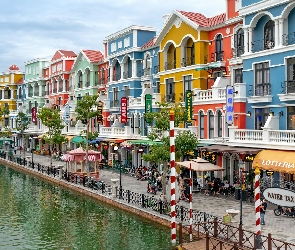 Domy, Rzeka, Kolorowe