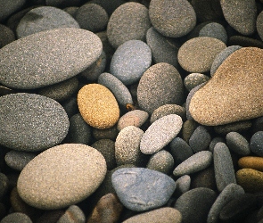 Owalne, Kamienie