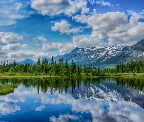 Odbicie, Chmury, Jezioro, Góry, Lasy, Drzewa