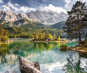 Niemcy, Bawaria, Góry, Drzewa, Skała, Jezioro Elbsee