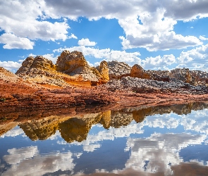 Skały, Chmury, Odbicie, Jezioro, Góry
