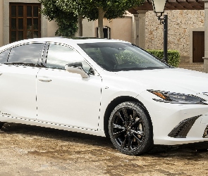 Lexus ES Hybrid F Sport