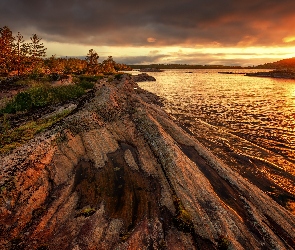 Zachód słońca, Skały, Karelia, Drzewa, Ładoga, Rosja, Jezioro