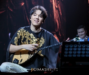 Dombra, Instrument, Piosenkarz, Muzyk, Dimash Qudaibergen, Dimasz Kudajbiergen
