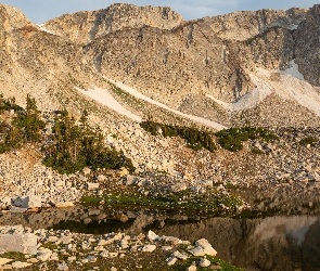 Snowy Range, Lookout Lake, Góry, Jezioro, Wyoming, Skały, Stany Zjednoczone, Drzewa