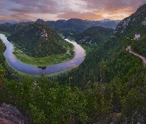 Góry, Drzewa, Czarnogóra, Zakole, Droga, Rzeka Crnojevica, Dom, Lasy