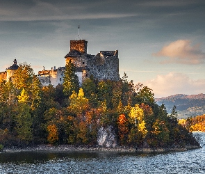 Powiat nowotarski, Zamek Dunajec, Polska, Drzewa, Jezioro, Niedzica, Jesień, Zbiornik Czorsztyński