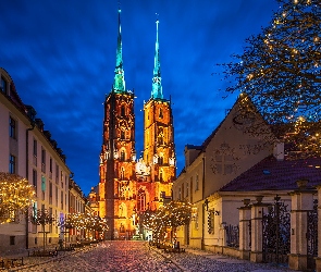 Ulica, Katedra św Jana Chrzciciela, Domy, Kościół, Wrocław, Oświetlony, Polska, Ostrów Tumski