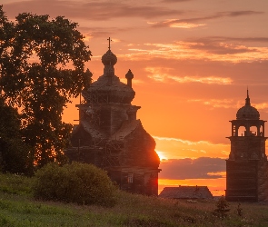 Drzewa, Dzwonnica, Zachód słońca, Cerkiew
