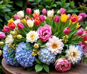Kwiaty, Stolik, Hortensje, Tulipany, Bukiet