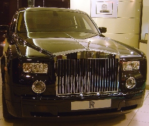 Rolls-Royce Phantom, Halogeny, Atrapa