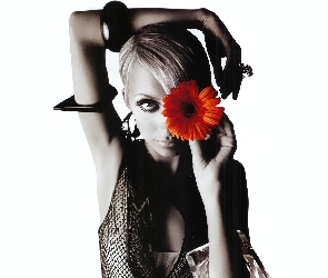 Nicole Richie, kwiatek