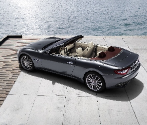 Maserati Gran Cabrio, Morze