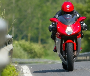 MV Agusta F4 1000S, Czasza