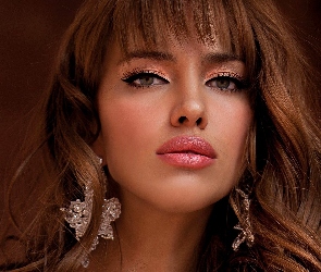 Usta, Kolczyki, Irina Shayk