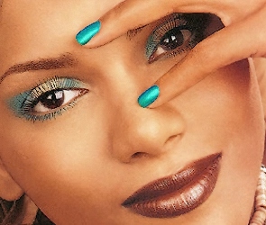 paznokcie, turkusowe, Halle Berry, makijaż
