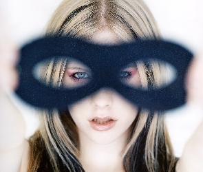 Avril Lavigne, Maska