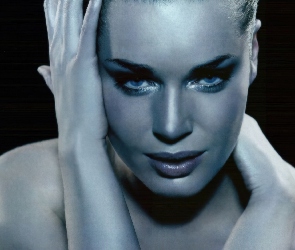 Rebecca Romijn, Twarz