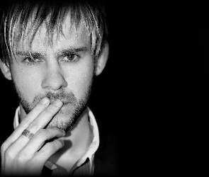 Dominic Monaghan, broda, jasne włosy