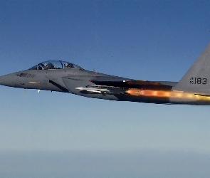 Rakieta, F-15 Strike Eagle