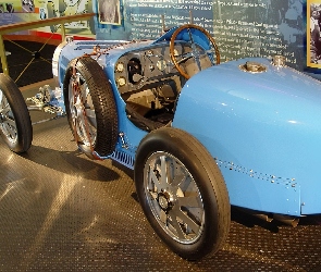 Bugatti, zegary, kierownica, koła