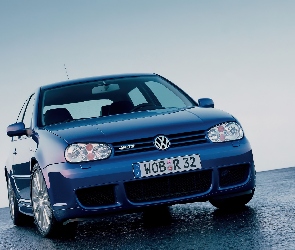 Golf R32