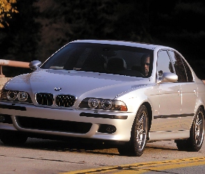 BMW Seria M, E39, BMW 5