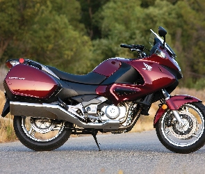 Honda NT700V, Owiewki, Bordowa