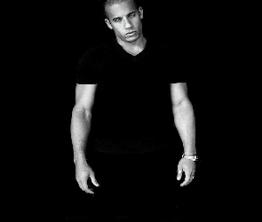 Vin Diesel, czarny strój
