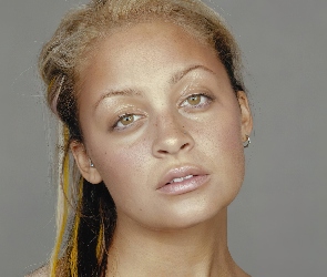 twarz, Nicole Richie