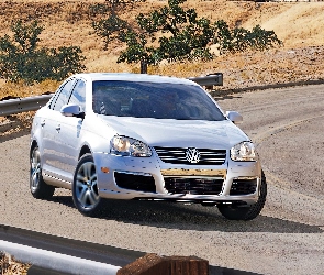 Jetta A5, Przód