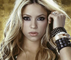 Shakira, Młodziutka