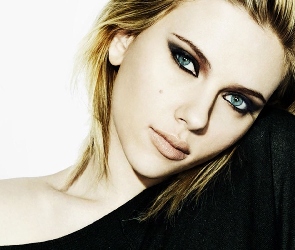 Scarlett Johansson, Oczy, Kocie