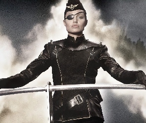 Angelina Jolie, czarny strój