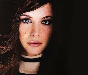 Liv Tyler, Buzia