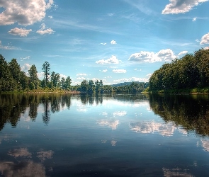 Rzeka, Drzewa, Chmury